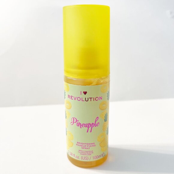 Revolution | Pineapple Brightening Makeup Fixing Spray - Picture 1 of 3